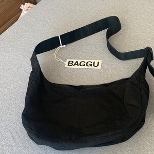 Baggu Medium Nylon crescent bag in black